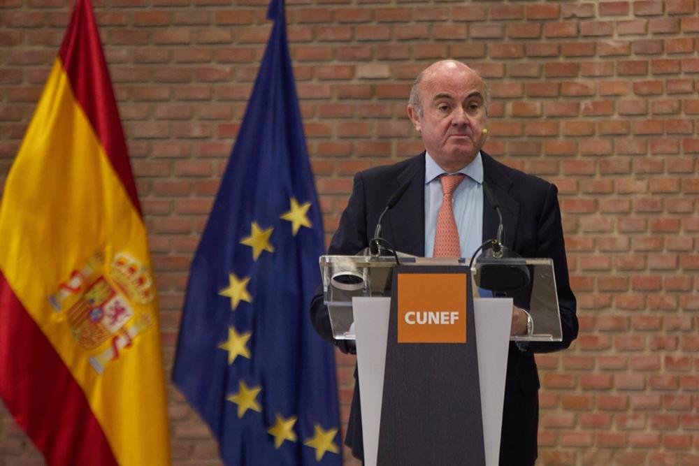 El vicepresidente del Banco Central Europeo (BCE), Luis de Guindos, interviene en un acto en el Colegio Universitario de Estudios Financieros (CUNEF) de Madrid, a 3 de marzo de 2023, en Madrid (España). La jornada de hoy está marcada por la publicación de El