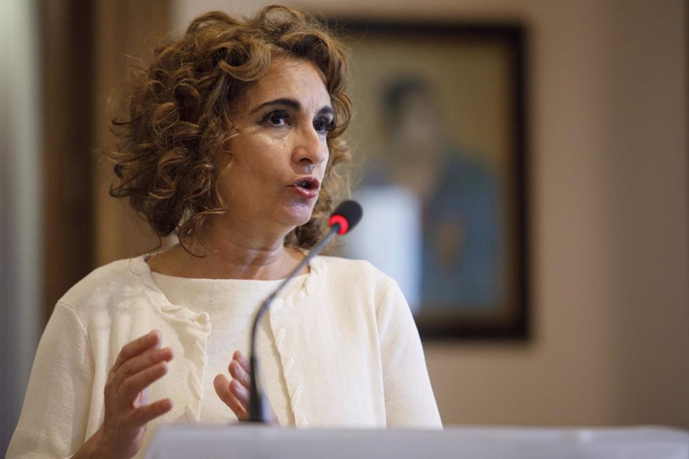La ministra de Hacienda y Función Pública, María Jesús Montero, este viernes en Granada. La