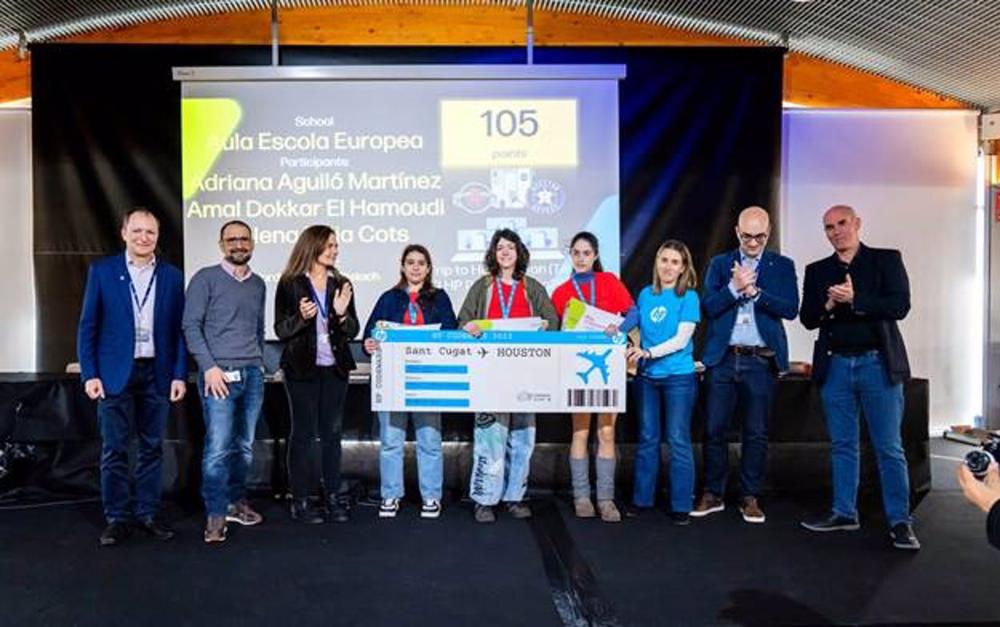 Las integrantes del equipo de Aula Escola Europea, ganadoras de HP CodeWars en la sede de Barcelona Las