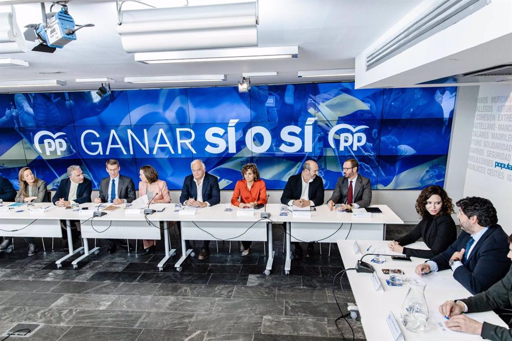 Archivo - El presidente del Partido Popular, Alberto Núñez Feijóo, preside el Comité Ejecutivo Nacional del PP, en la sede nacional del PP, a 30 de enero de 2023, en Madrid (España). Archivo