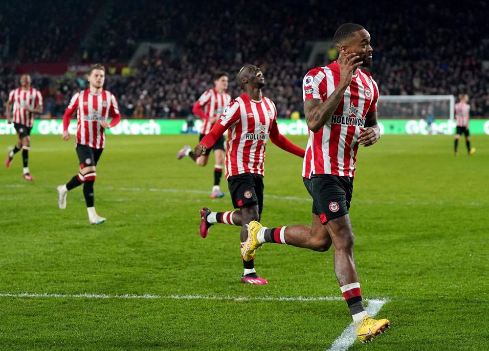 Ivan Toney celebra su gol en el Brentford-Fulham de la Premier League 2022-2023 Ivan