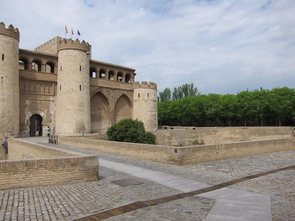 Archivo - Palacio de La Aljafería de Zaragoza, sede de las Cortes de Aragón. Archivo
