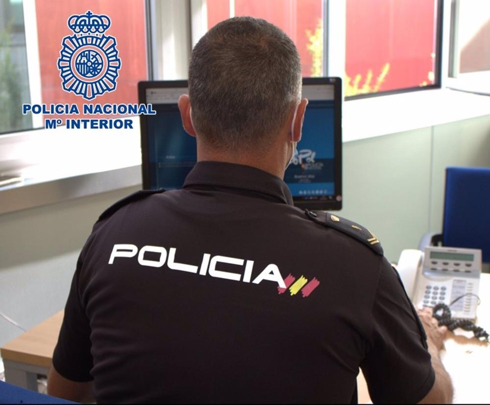 Archivo - Agente de la Policía Nacional en imagen de archivo. Archivo