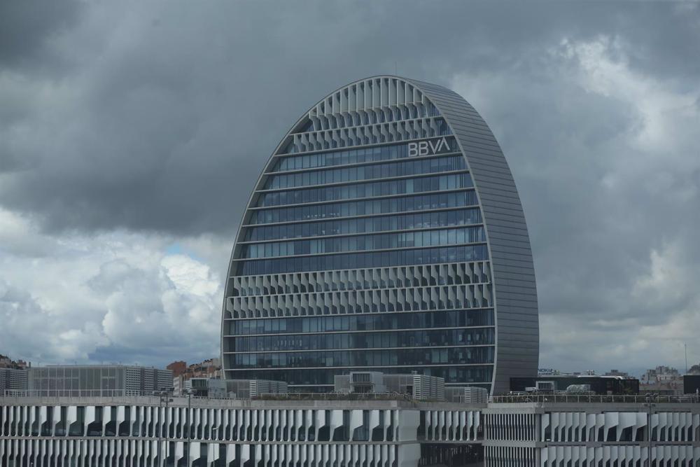 Archivo - Edificio de la sede de BBVA en Madrid, conocido como ‘La Vela’, a 22 de abril de 2021, en Madrid (España). Archivo