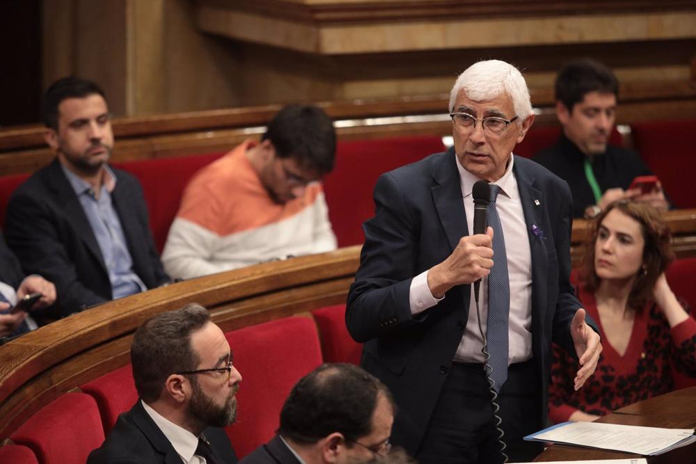 El conseller de Salud, Manel Balcells, durante el pleno de 9 de marzo de 2023. El