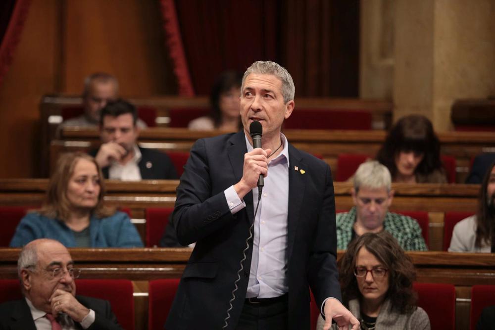 El conseller de Educación, Josep Gonzàlez-Cambray, en el pleno del Parlament, a 9 de marzo de 2023. El