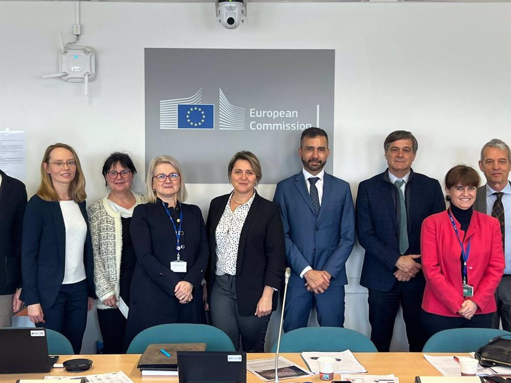 La consejera de Agricultura, Ganadería y Pesca del Gobierno de Canarias, Alicia Vanoostende (centro), en un encuentro con la Comisión Europea La