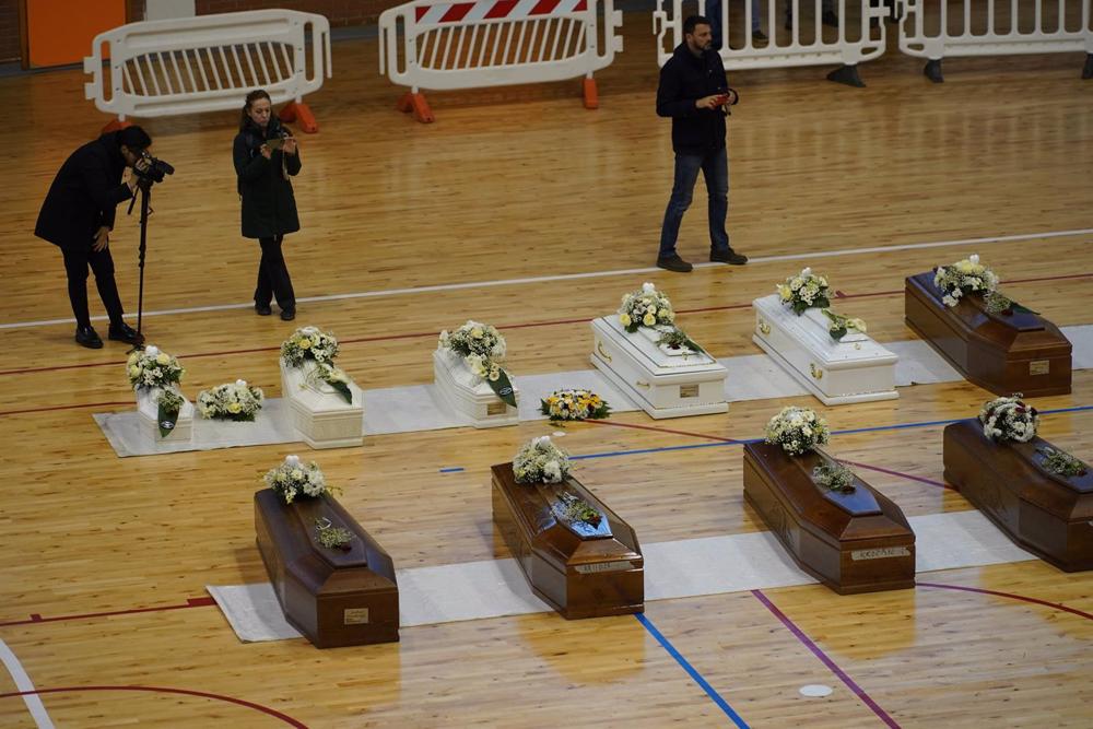 Capilla ardiente por los migrantes fallecidos frente a las costas de Calabria Capilla