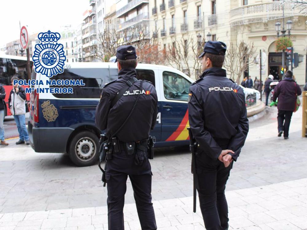 Archivo - Agentes de Policía Nacional en una imagen de archivo. Archivo