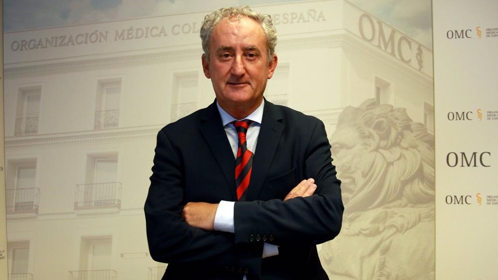 Archivo - El presidente del Consejo General de Colegios Oficiales de Médicos (CGCOM), Tomás Cobo. Archivo