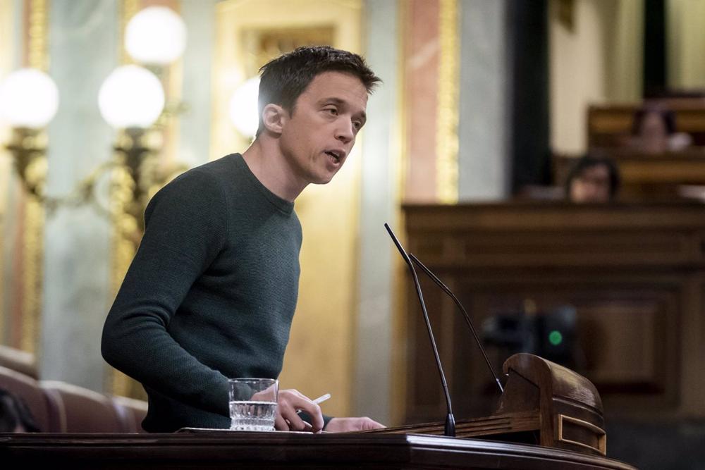 El líder de Más País, Íñigo Errejón, interviene durante una sesión plenaria, en el Congreso de los Diputados, a 21 de febrero de 2023, en Madrid (España). El