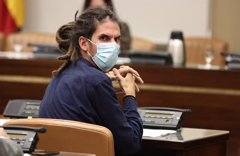 Archivo - El ex secretario de Organización y diputado de Unidas Podemos Alberto Rodríguez en la Comisión de Derechos Sociales y Políticas Integrales de la Discapacidad para el estudio de un Pacto de Estado contra el Antigitanismo y la Inclusión del Puebl Archivo