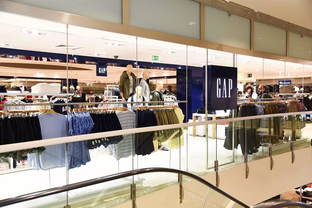 Archivo - Ropa de GAP. Archivo