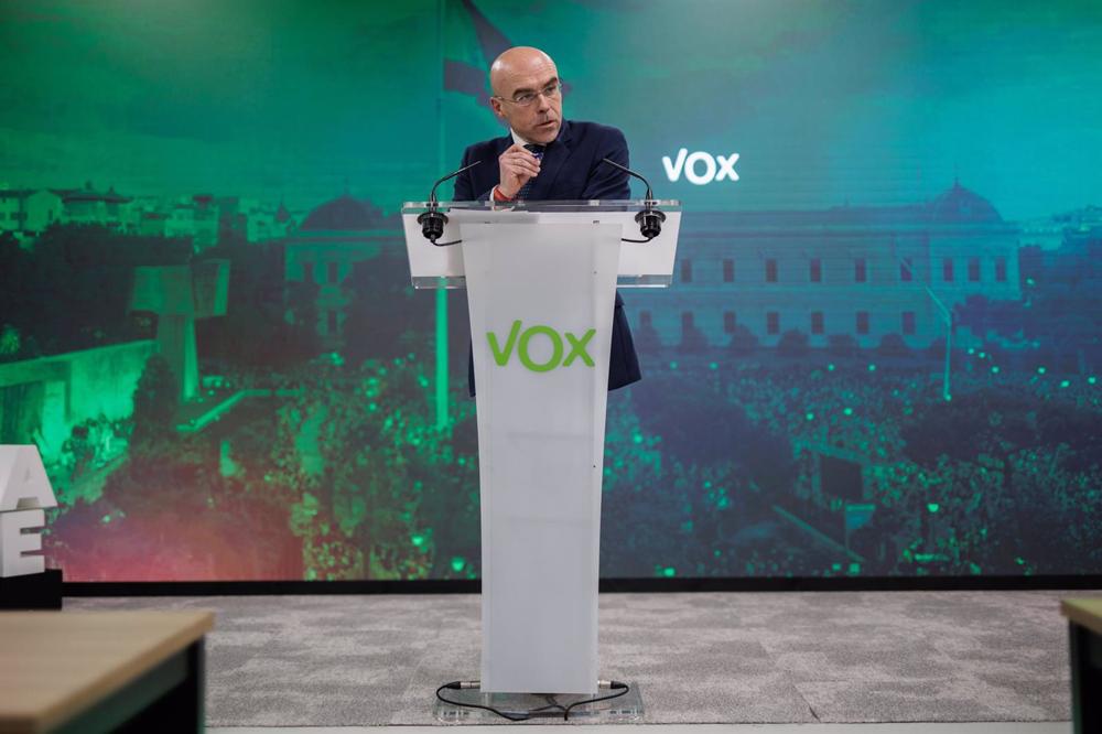 El portavoz del Comité de Acción Política de Vox, Jorge Buxadé, durante una rueda de prensa El