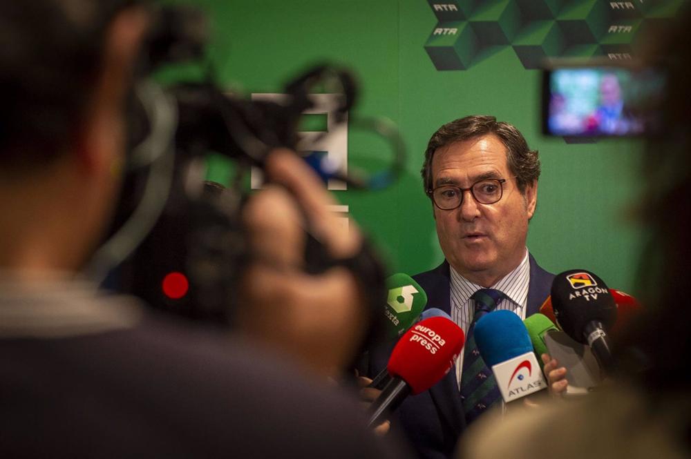 El presidente de la CEOE, Antonio Garamendi, a su llegada al IV Foro Emprendedores y Autónomos organizado por ATA El