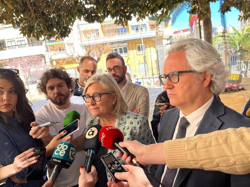 El coordinador nacional de Cs, Carlos Pérez-Nievas, y la presidenta del partido en la Comunitat Valenciana, Mamen Peris, en Alicante El