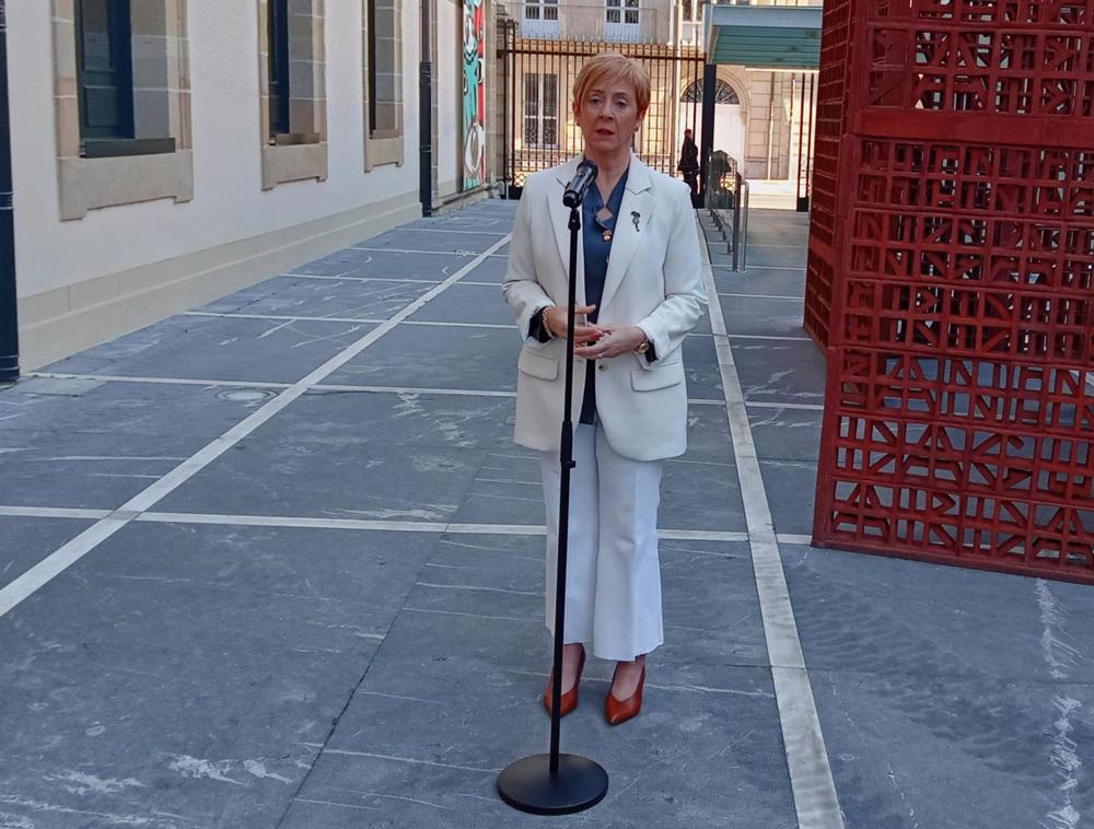 Tapia, en declaraciones a los periodistas a su llegada al Parlamento Tapia,