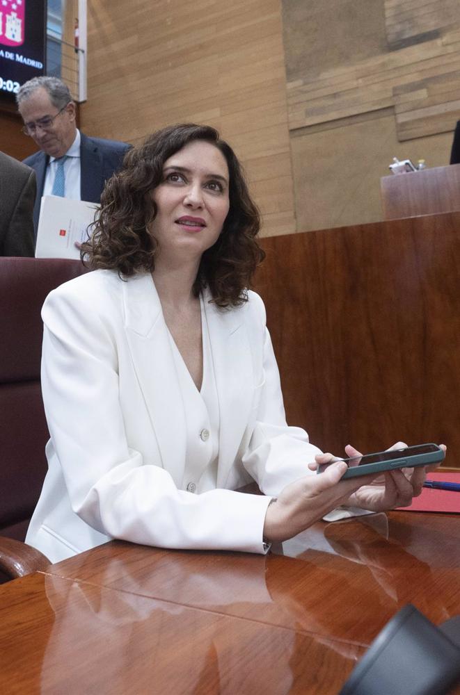 La presidenta de la Comunidad de Madrid, Isabel Díaz Ayuso, durante un pleno en la Asamblea de Madrid, a 16 de marzo de 2023 La