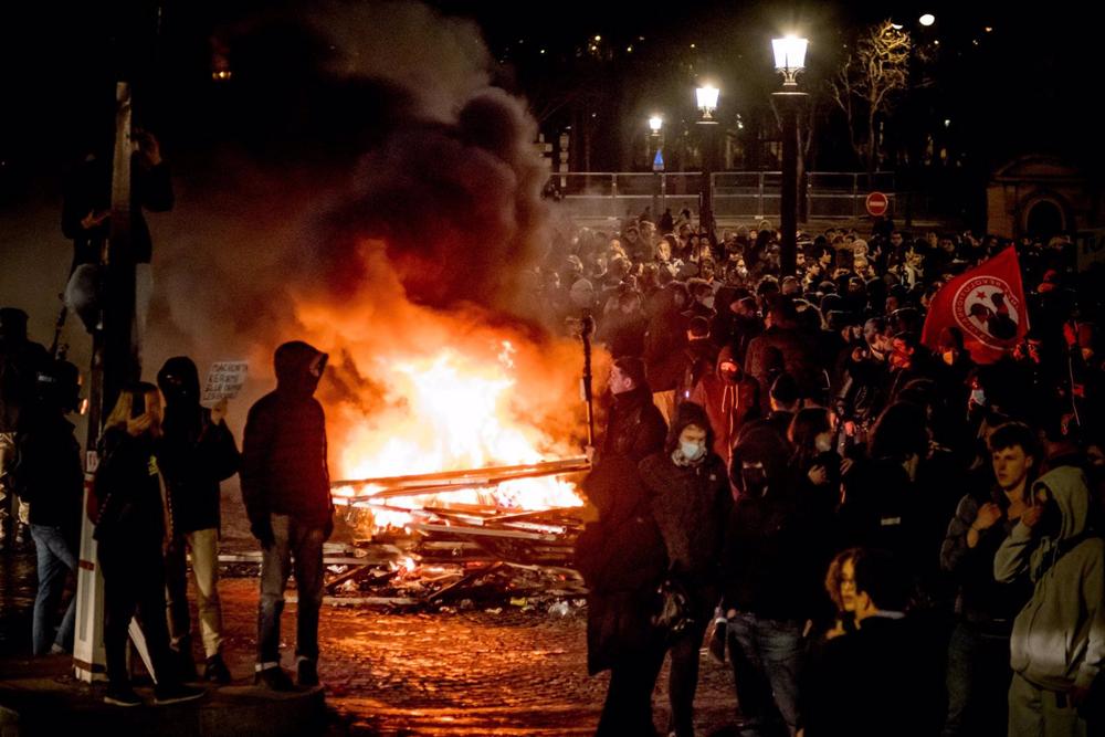 France.- 200 people arrested in Paris after night of rioting against Macron’s pension reform