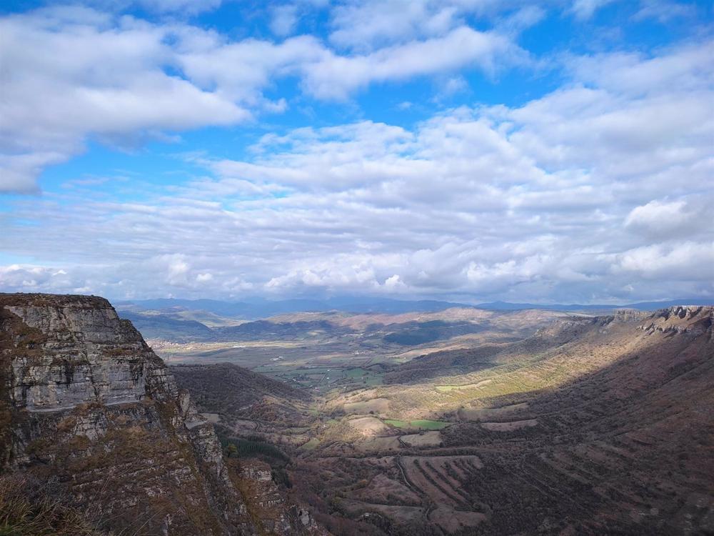 Archivo - Jornada de nubes y claros en Euskadi Archivo