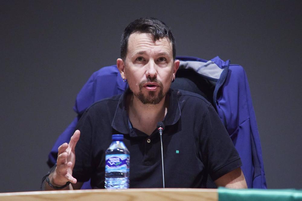 Archivo - El exlíder de Podemos Pablo Iglesias, durante la presentación de su libro 'Medios y cloacas', a 11 de noviembre de 2022 en Sevilla (Andalucía, España). El exlider de Podemos, Pablo Iglesias, acude a Sevilla a presentar su nuevo libro. Archivo