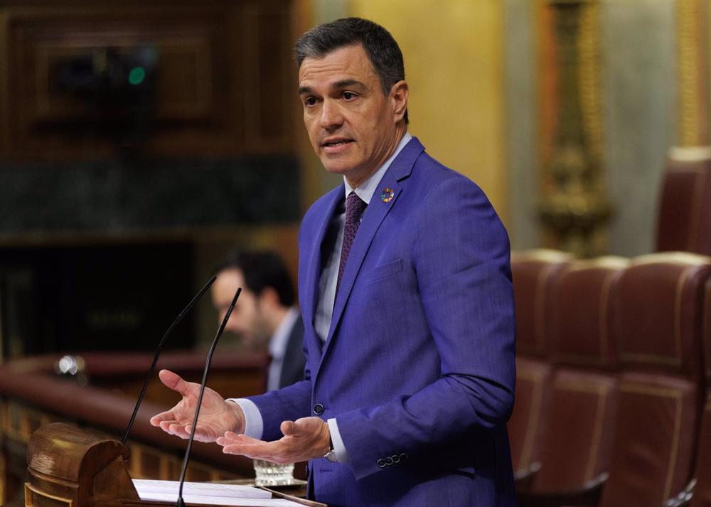El presidente del Gobierno, Pedro Sánchez, interviene durante un debate de la moción de censura, en el Congreso de los Diputados El