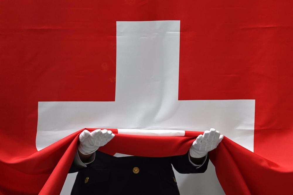 Swiss Parliament postpones debate on banning re-export of arms to third countries until May