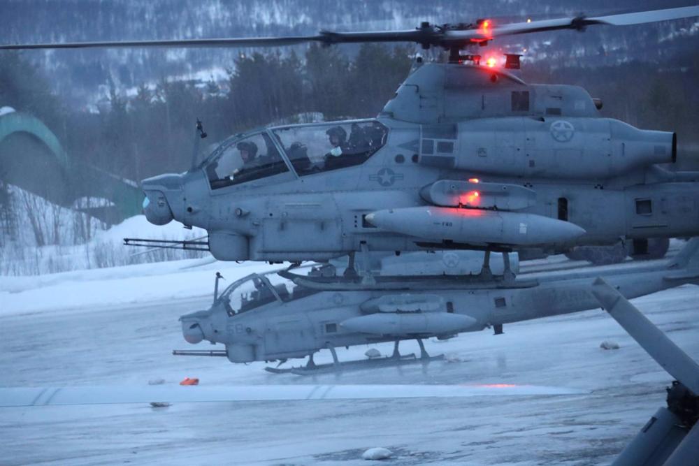 Archivo - Helicópteros de combate AH-1Z Viper del Ejército de Estados Unidos durante unas maniobras en Noruega. Archivo