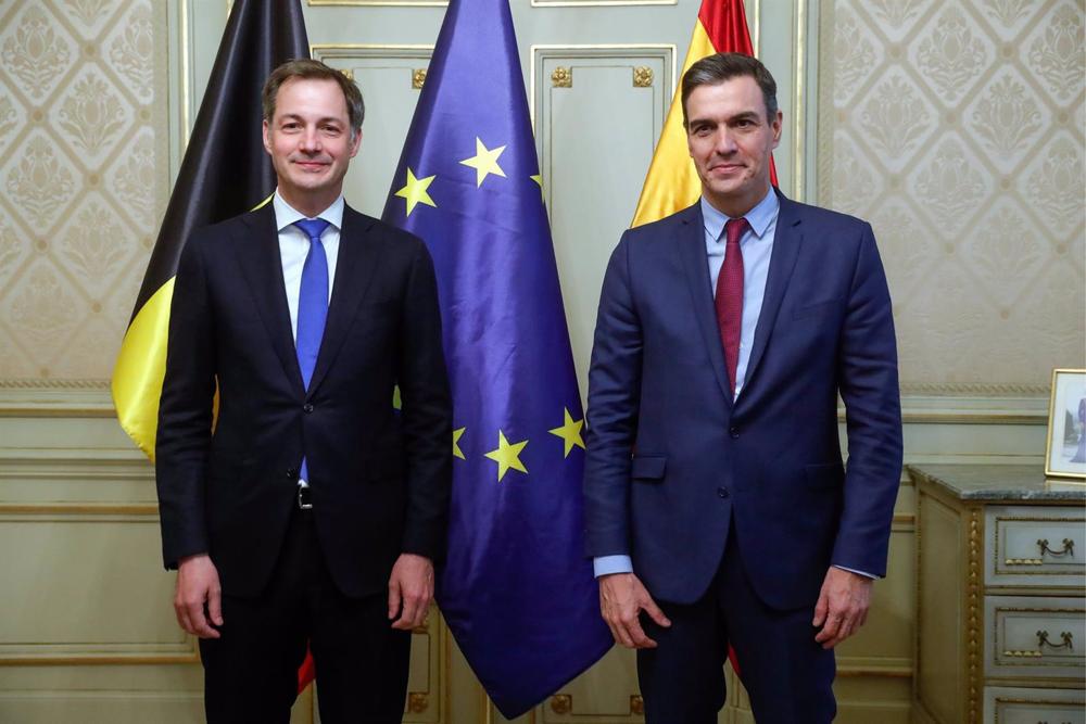 Archivo - El primer ministro de Bélgica, Alexander de Croo, y el presidente del Gobierno, Pedro Sánchez Archivo