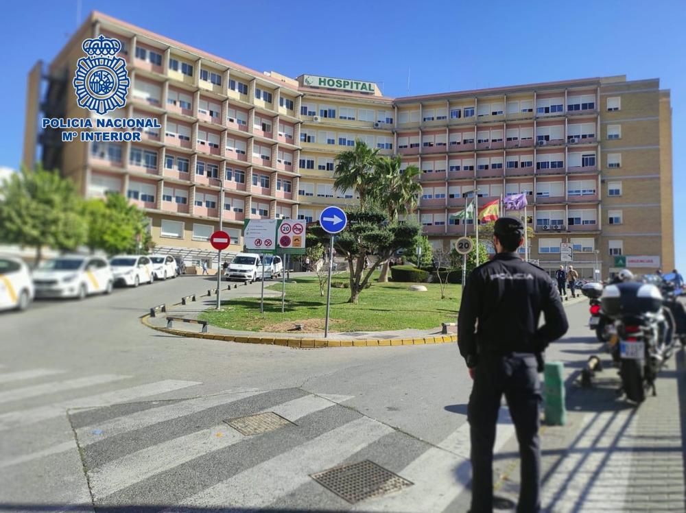 El materno infantil del Virgen del Rocío fue quien alertó a la Policía Nacional. El