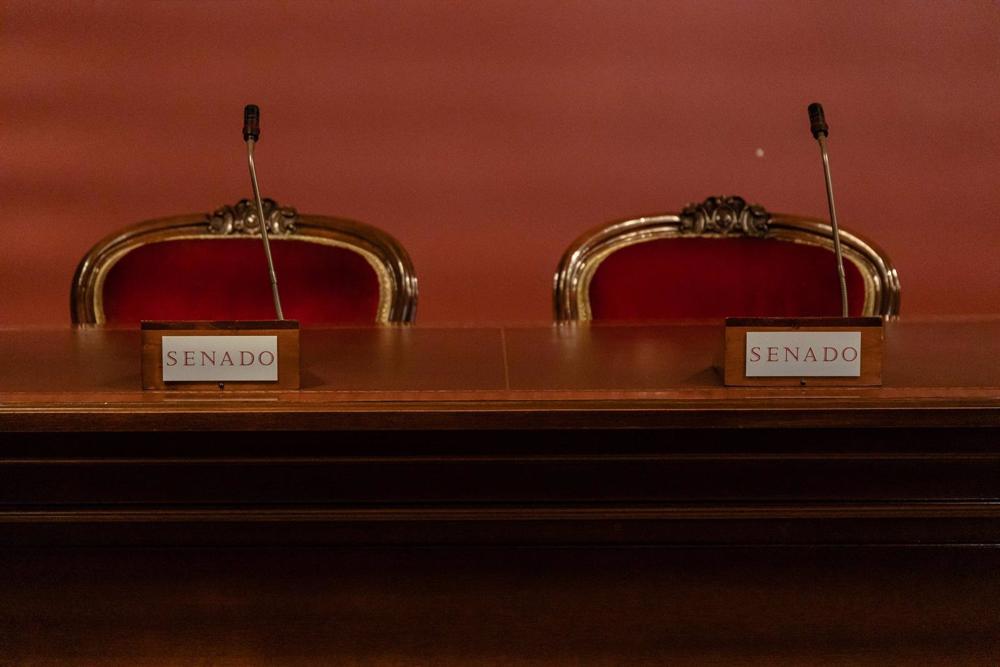 Archivo - Dos asientos en la Sala Manuel Broseta Pont durante la primera jornada de Puertas Abiertas del Senado, a 30 de noviembre de 2022, en Madrid (España). La XXV edición de las Jornadas de Puertas Abiertas del Senado se celebra los días 30 de noviemb Archivo