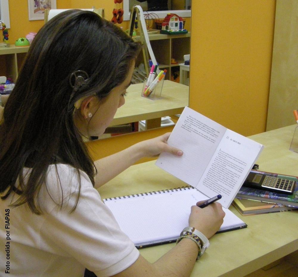 Archivo - Alumna Sorda Archivo