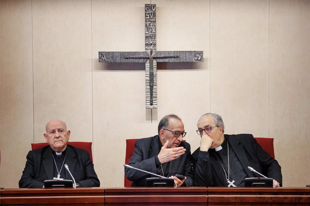 Archivo - Obispos en la sede de la CEE. Archivo