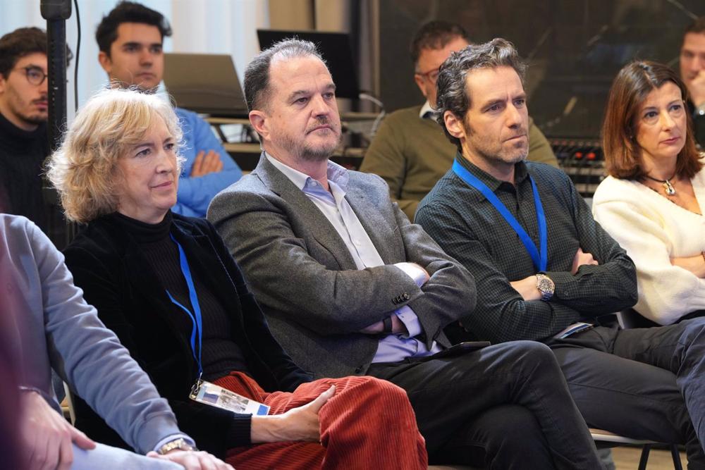 Archivo - la viuda de Gregorio Ordóñez, Ana Iríbar, el presidente del PP del País Vasco, Carlos Iturgaiz, el expresidente del Partido Popular de Guipúzcoa, Borja Sémper, y la secretaria general del PP Vasco, Laura Garrido Archivo