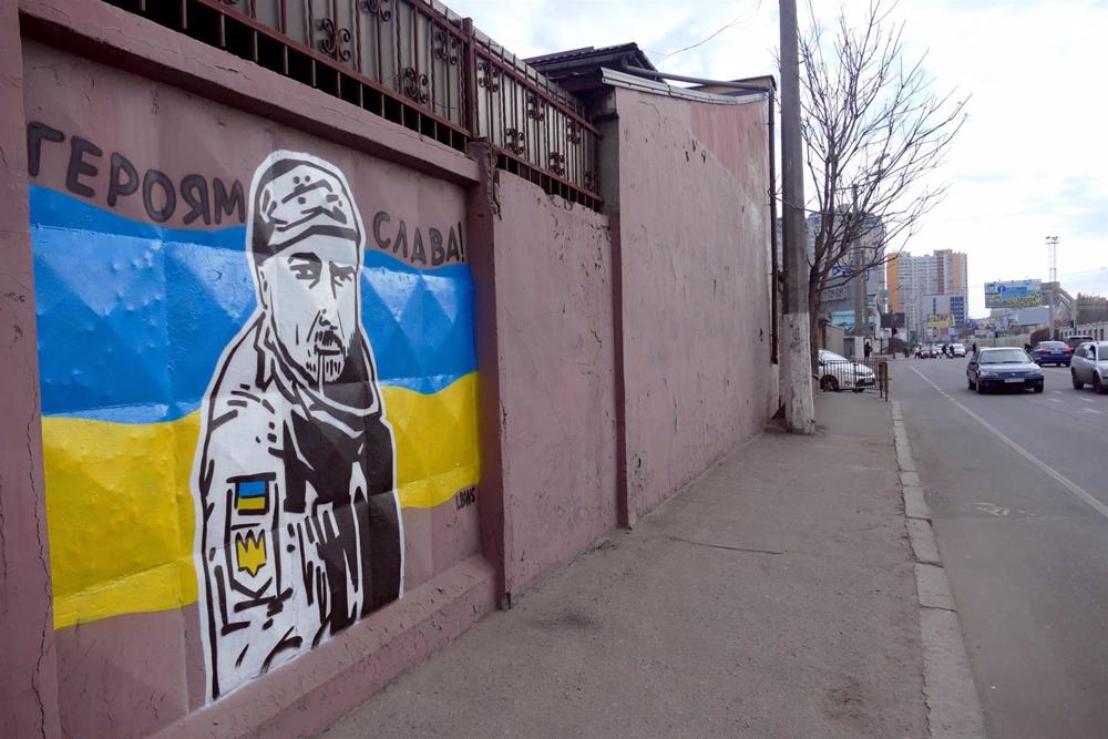 Mural de un prisionero de guerra ucraniano ejecutado en Odesa Mural