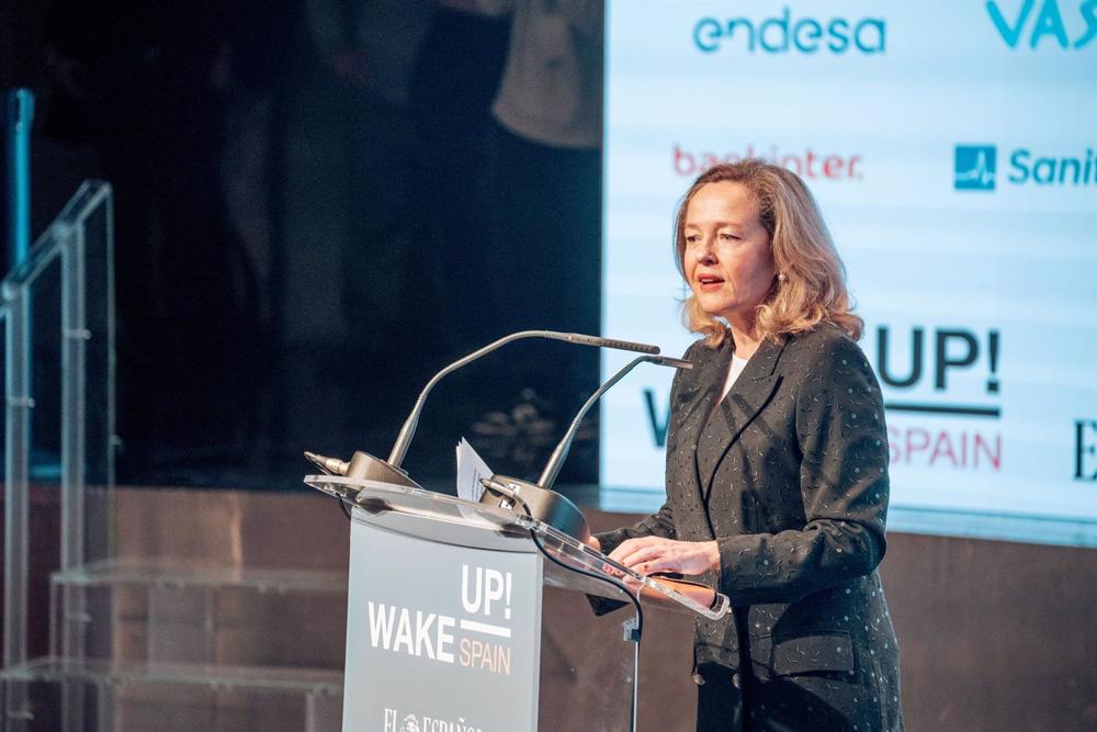 La vicepresidenta primera del Gobierno y ministra de Asuntos Económicos y Transformación Digital, Nadia Calviño, inaugura la tercera edición del foro 'Wake Up, Spain!', en Casa de América, a 27 de marzo de 2023, en Madrid (España). Durante los cinco días La
