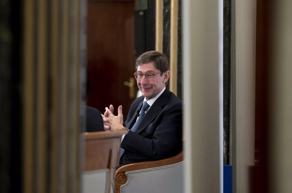 Archivo - El presidente de CaixaBank, José Ignacio Goirigolzarri, en un Desayuno de la Confederación Española de Directivos y Ejecutivos (CEDE), en el Hotel Intercontinental, a 31 de mayo de 2022, en Madrid (España). Archivo