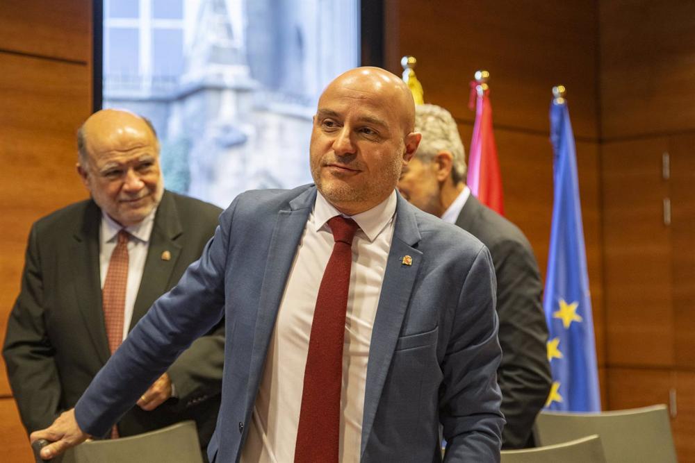 Archivo - El subdelegado del gobierno en Barcelona, Carles Prieto (c), en el acto del 44 aniversario de la Constitución, a 5 de diciembre de 2022, en Barcelona, Catalunya (España). La Constitución de 1978 fue la primera que se redactó desde la republicana Archivo