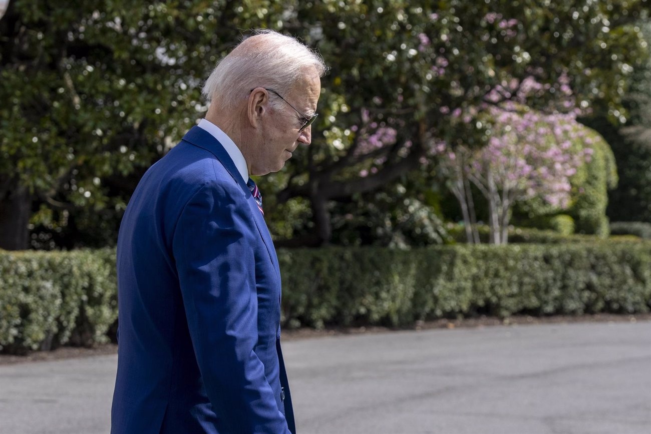 Joe Biden calls for assault rifle ban