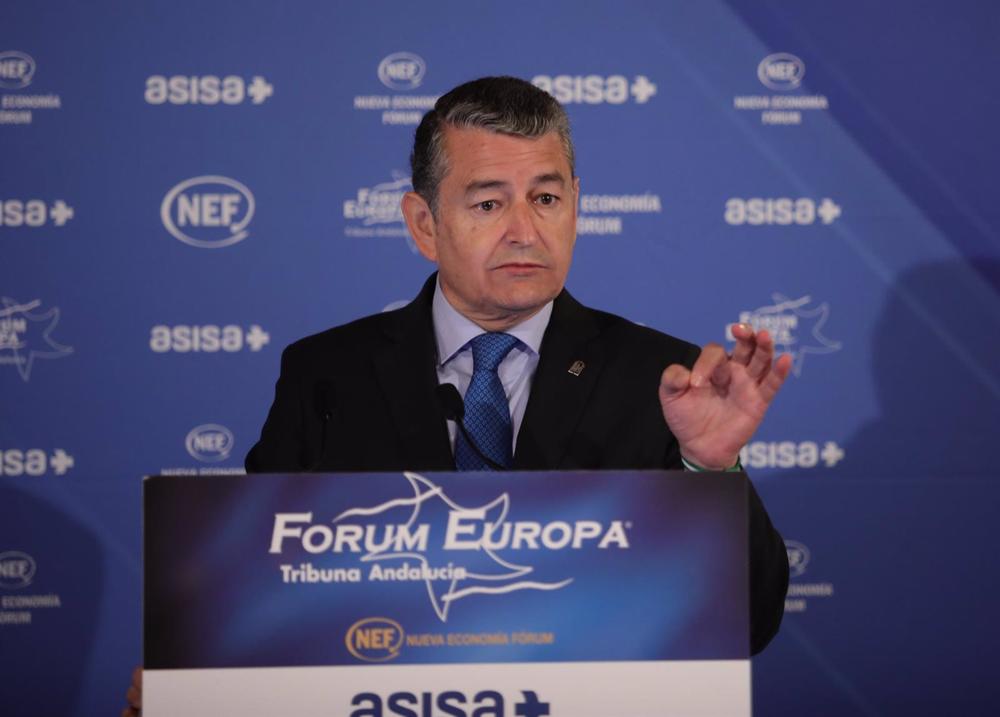 El consejero de Presidencia, Interior, Diálogo Social y Simplificación Administrativa, Antonio Sanz, durante su intervención en el acto. A 29 de marzo de 2023, en Sevilla, (Andalucía, España). El consejero de Presidencia, Interior, Diálogo Social y Simpli El