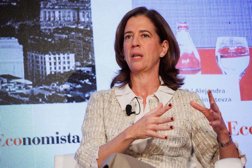 La presidenta de la Asociación Española de Banca (AEB), Alejandra Kindelán Oteyza, interviene durante el III Observatorio de la Vivienda en España, el Hotel The Westin Palace, a 29 de marzo de 2023, en Madrid (España). La