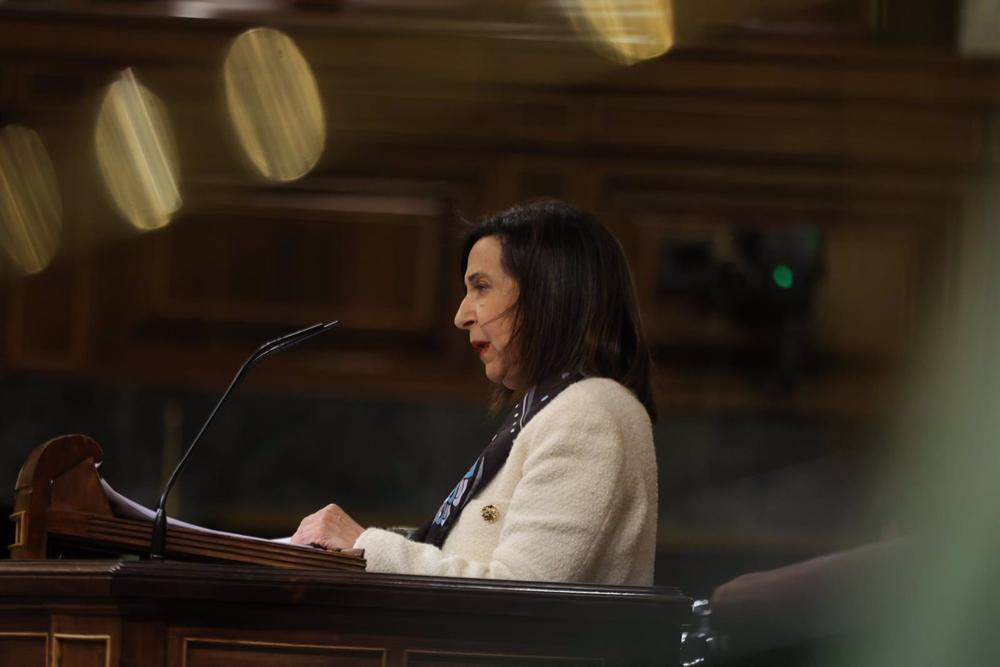 La ministra de Defensa, Margarita Robles, interviene durante una sesión plenaria, en el Congreso de los Diputados, a 29 de marzo de 2023, en Madrid (España). La