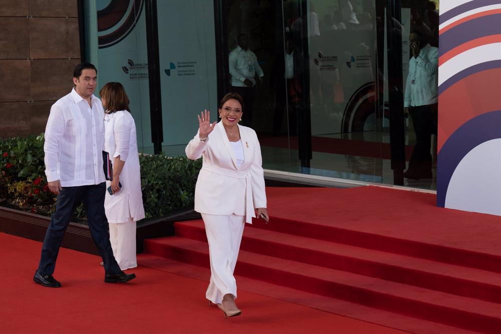 The President of Honduras, Xiomara Castro, upon her arrival at a plenary session of the XXVIII Ibero-American Summit. The