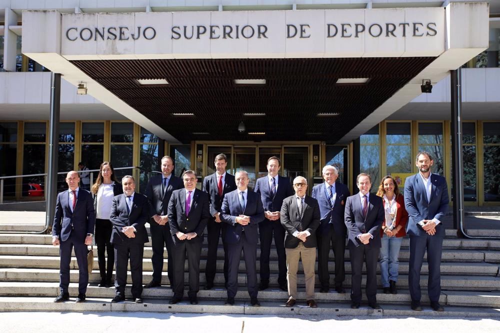 El presidente del CSD, José Manuel Franco, recibió en el Consejo al comisario para la Protección del Estilo de Vida Europeo. El