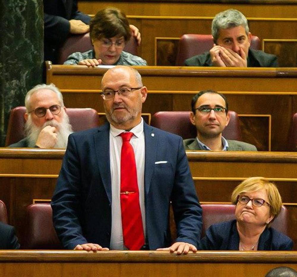 Juan Bernardo Fuentes Curbelo cuando tomó posesión como diputado del PSOE Juan