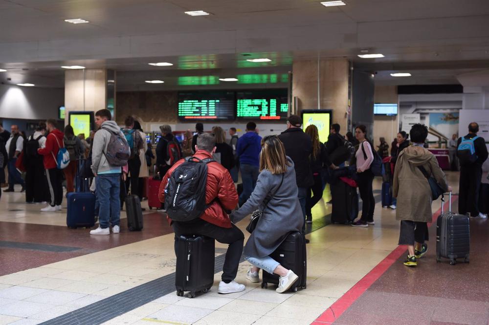 Un grupo de personas en las instalaciones de la estación Madrid-Chamartín-Clara Campoamor Un
