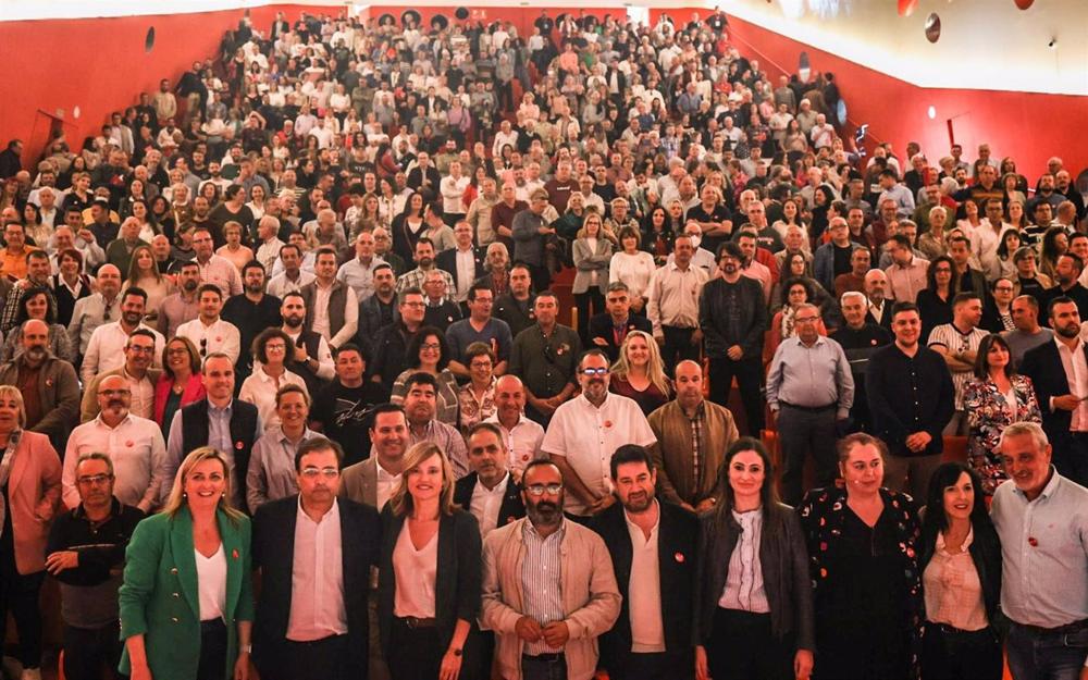 Pilar Alegría y Fernández Vara en la Convención del PSOE provincial de Cáceres Pilar