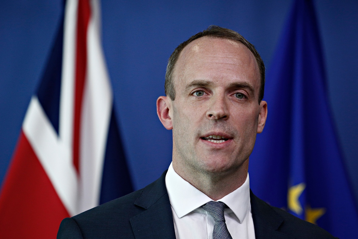 O vice-primeiro-ministro britânico demite-se na sequência de alegações de assédio