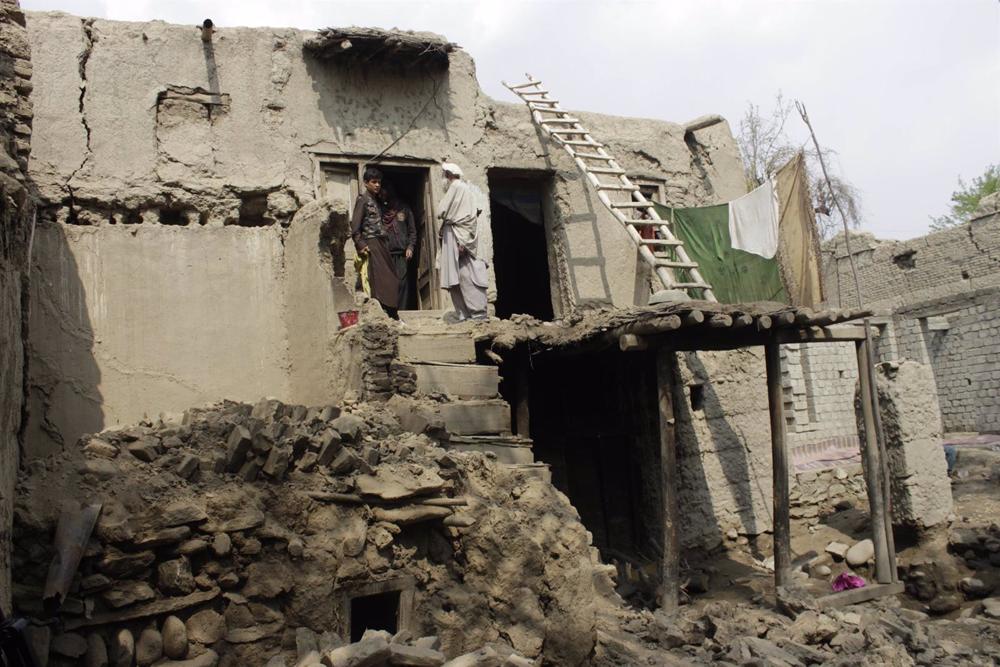 Casa distrutta dal terremoto in Afghanistan Casa
