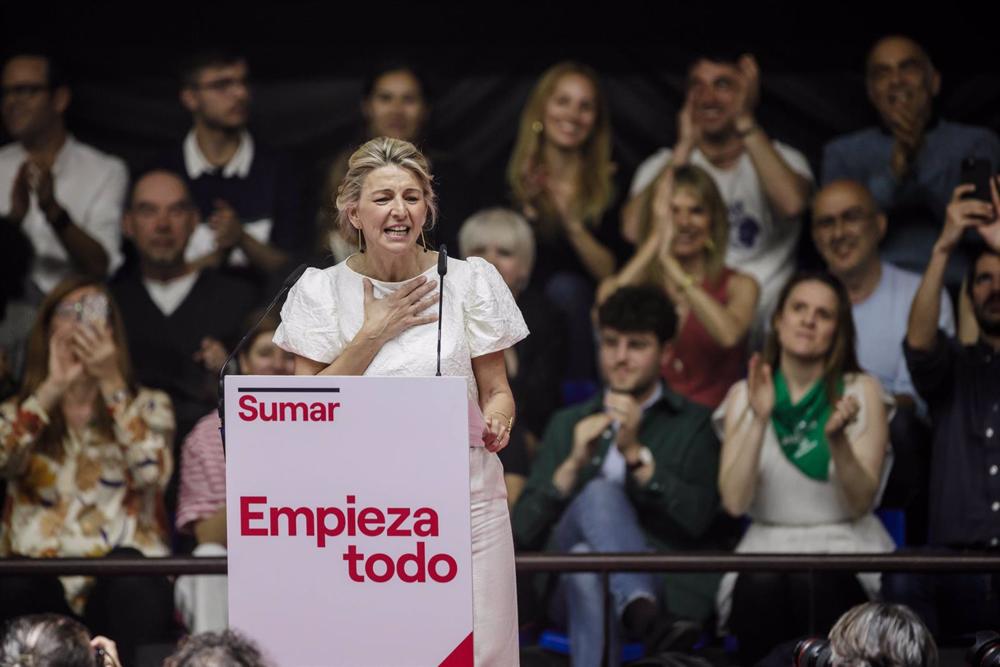 La vicepresidenta segunda y ministra de Trabajo y Economía Social, Yolanda Díaz, interviene en el acto 'Empieza todo' de la plataforma Sumar, en el que presenta su candidatura para la presidencia del Gobierno en las próximas elecciones generales, en el po La